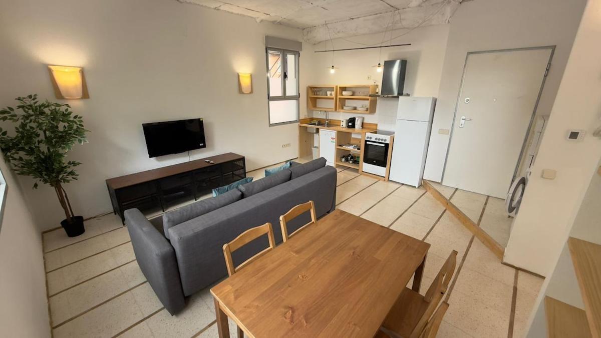 Stylish Flat With Natural Light For 4 Pax - Lr1 Madri